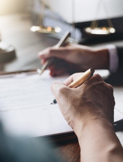 Notarizing Documents 400x526